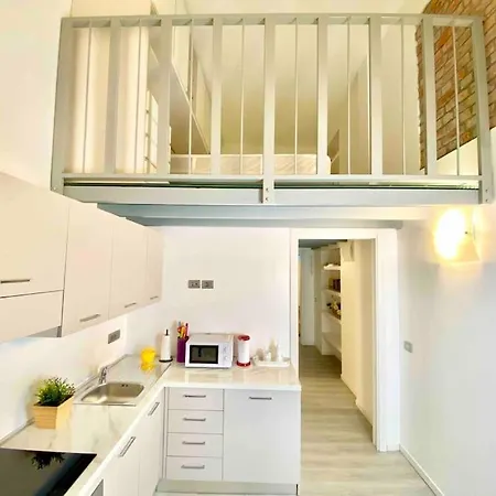 Loft Di Lusso - Metro E Centro Daire *